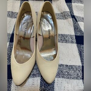 Beautiful cloth shoes by Jacques Lavine in size 7medium